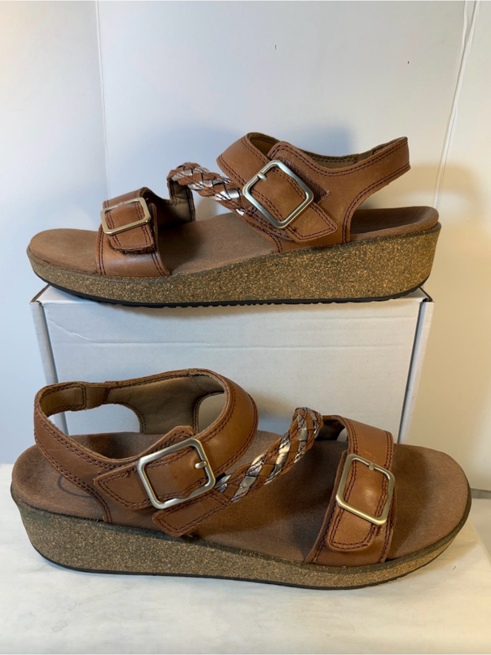Orthofeet Wedge Sandals in Brown with Adjustable Buckles Like New - Picture 2 of 8